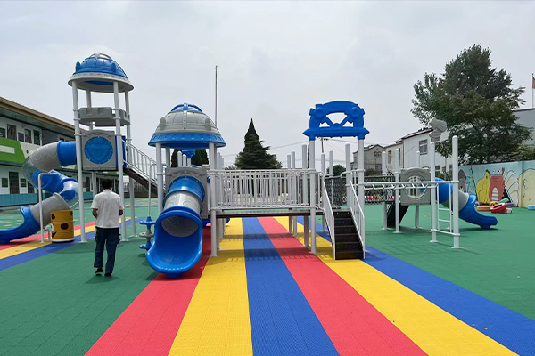 Outdoor Playground Equipment